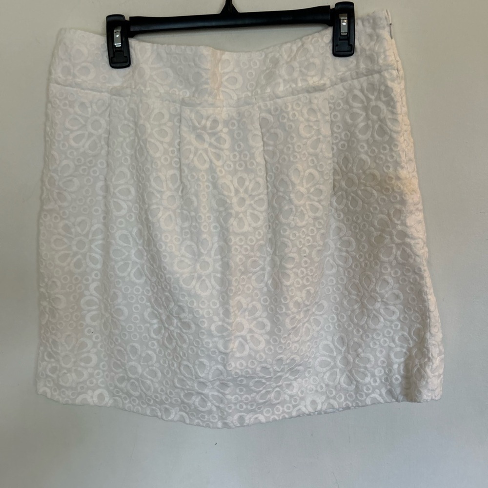 Loft white floral embroidered straight mini skirt size 12